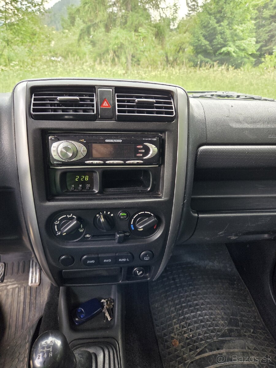 Suzuki Jimny 4x4 1,3 benzín - 10