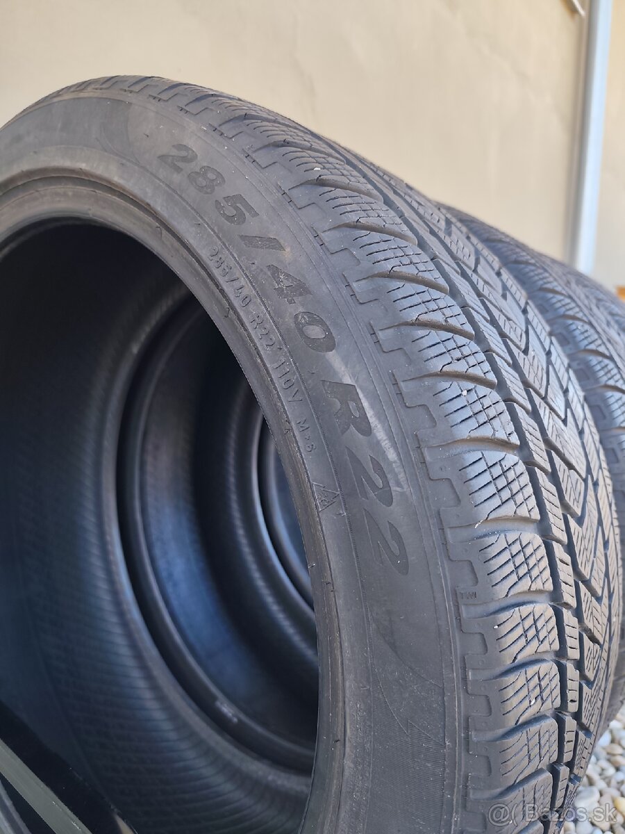2+1 Zimné pneu Pirelli 285/40R22 - 10