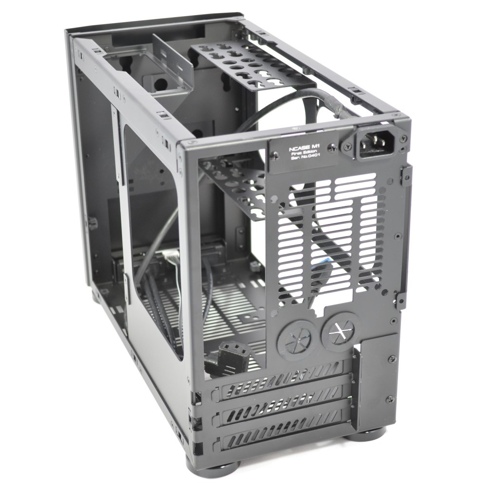 NCASE M1 Classic - 10