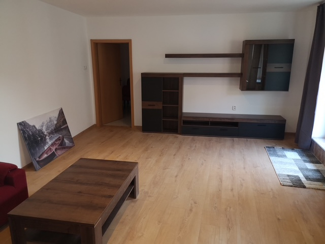 Prenajom 3 izbový byt - Hlohovec - 10