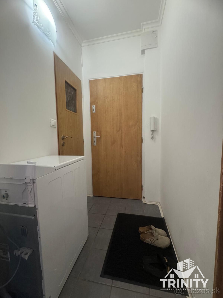 Na prenájom 1-izbový byt neďaleko stanice v Nových Zámkoch - 10