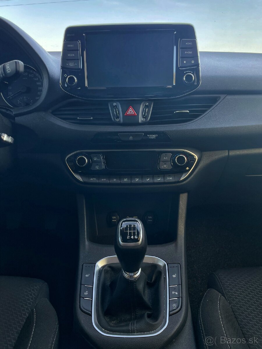 Hyundai i30 1.6CRDI 2018 151tis. km - 10