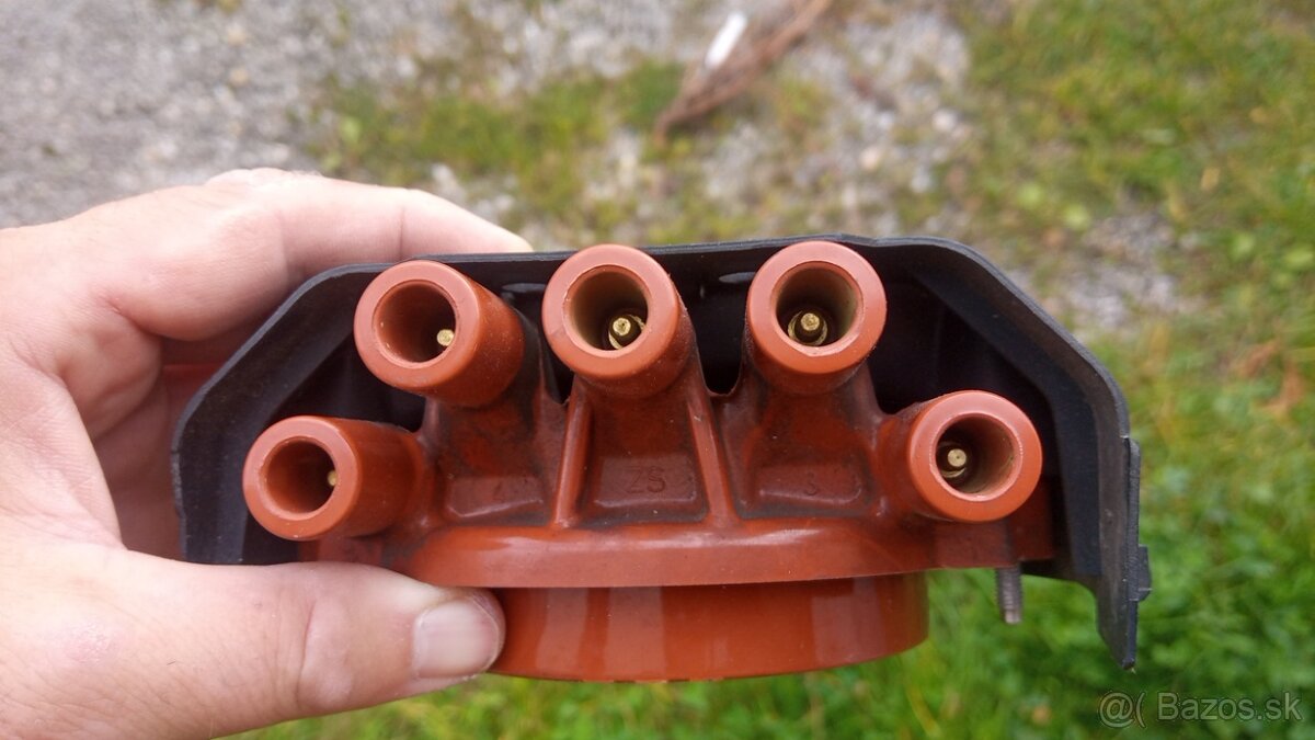 Kryt hlavy rozdeľovača BMW 318i E30 . - 10