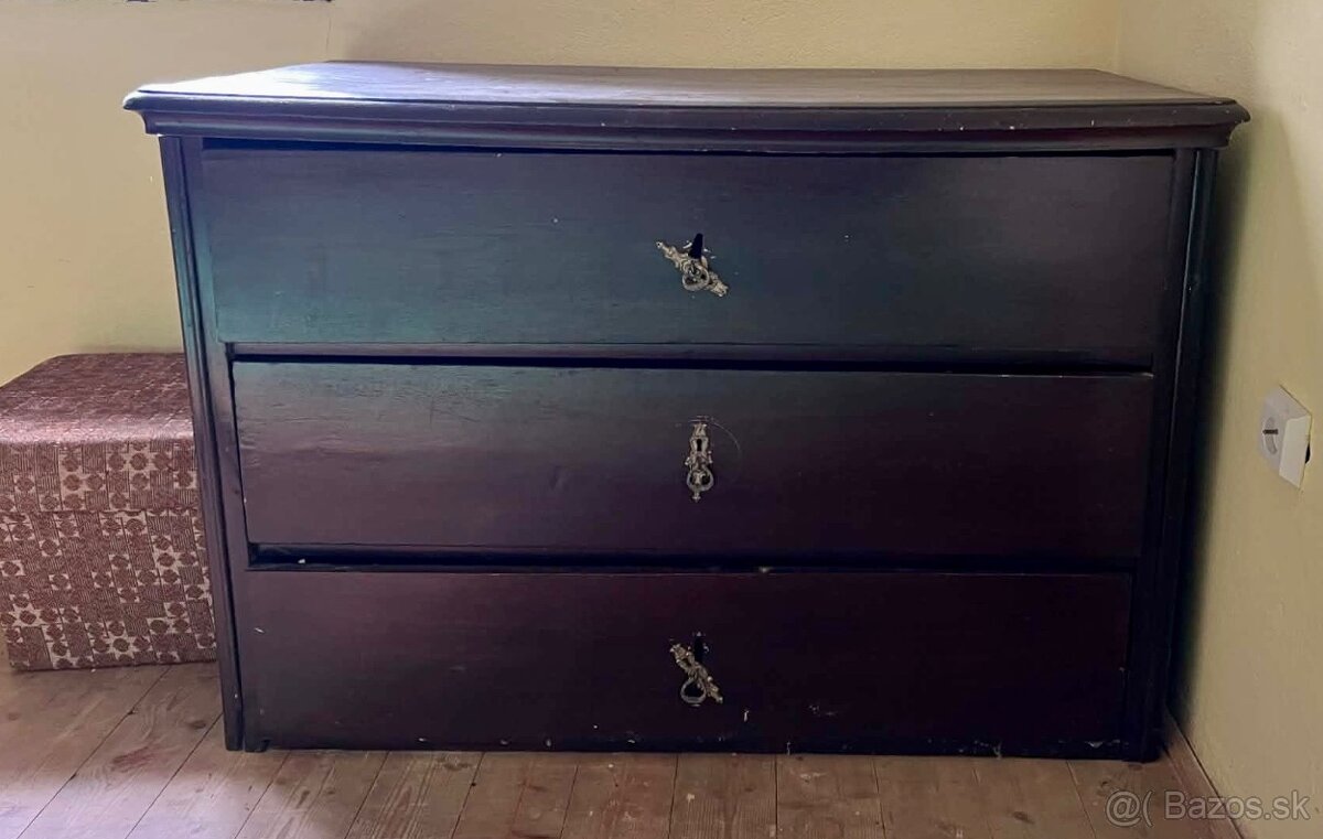 Starožitný nábytok - 10