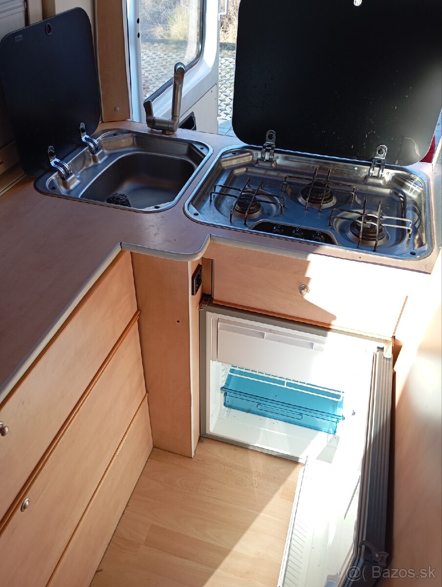 Obytná dodávka Mercedes Benz Sprinter 213 cdi - 10