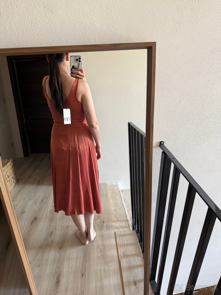 ZARA satenove šaty - 10