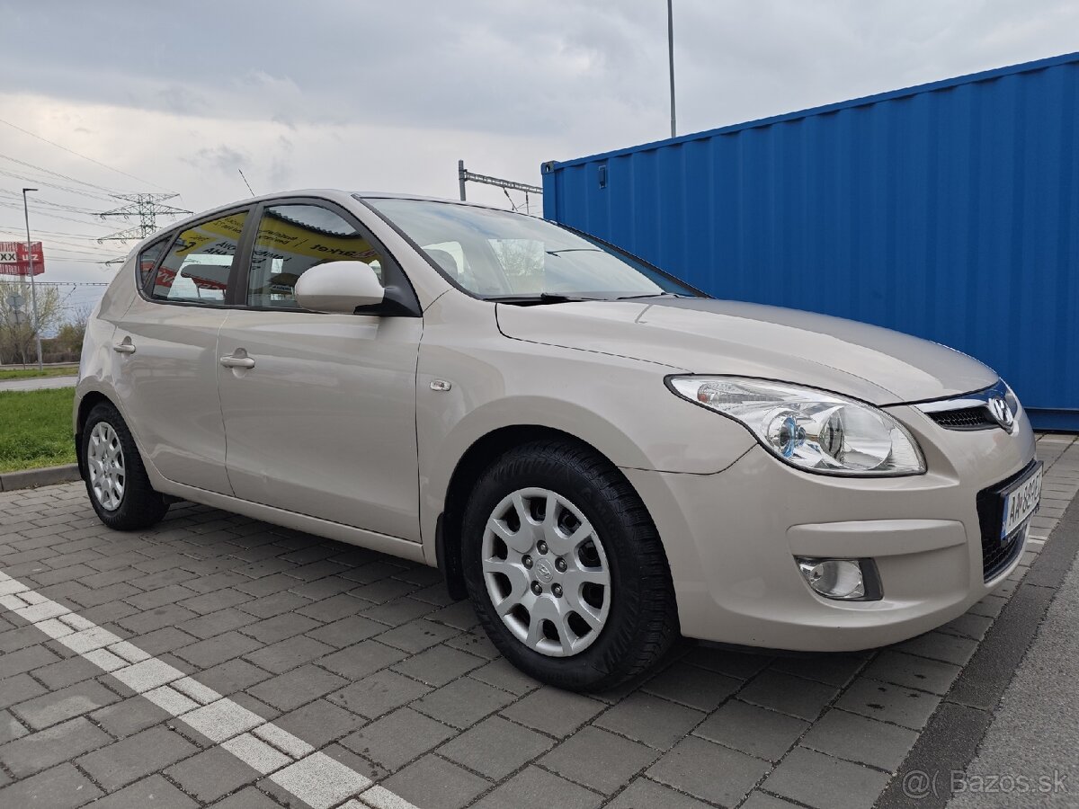 Hyundai I30 85KW 1.6 Crdi 169 tis.km - 10