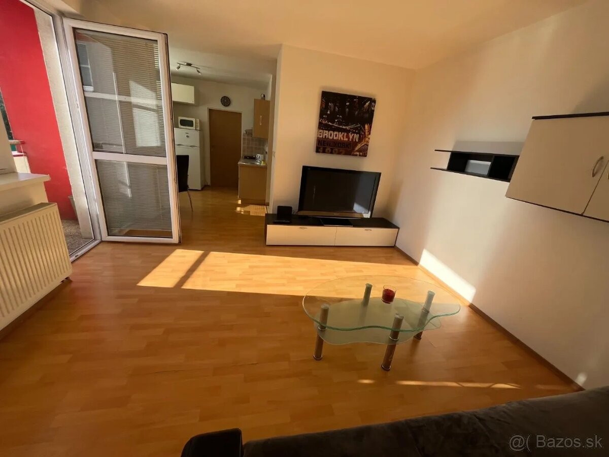 NA PREDAJ 2 IZBOVÝ BYT TRENČÍN, JUH, GARÁŽOVÉ STÁTIE - 10