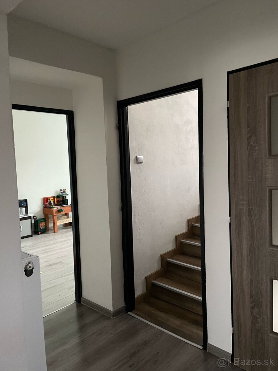 VÝHODNE Rodinný dom po rekonštrukcii Stránske Zilina - 10