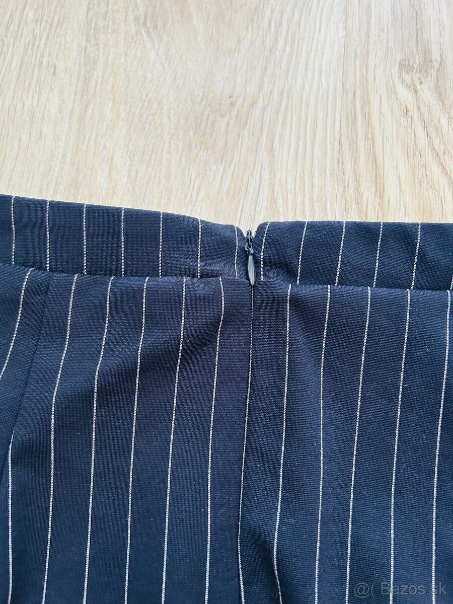 KRÁSNY SUKŇOVÝ KOSTÝM značky RESERVED - 10