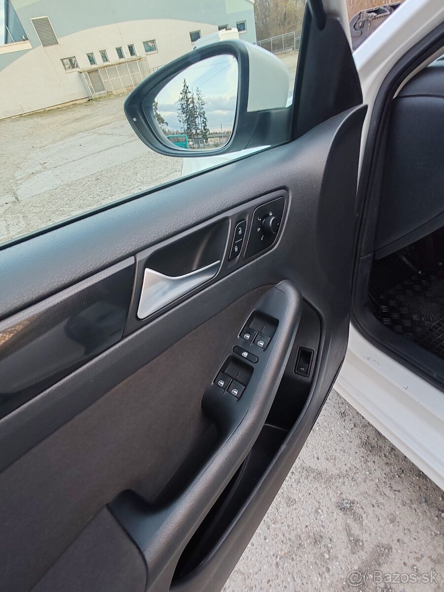 VOLKSWAGEN JETTA 1,6TDI - 10