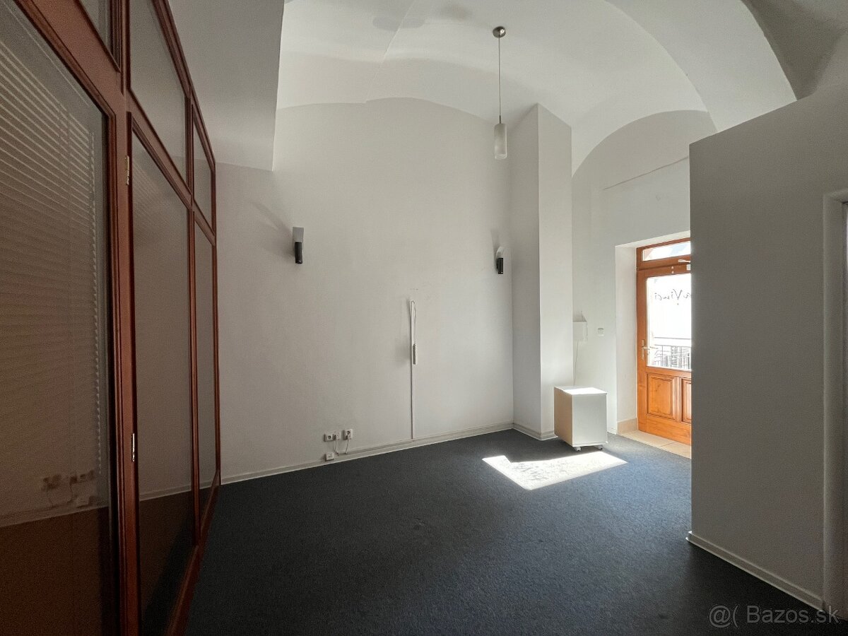 NA PRENÁJOM ADMINISTRATÍVNE PRIESTORY, KE centrum - 10