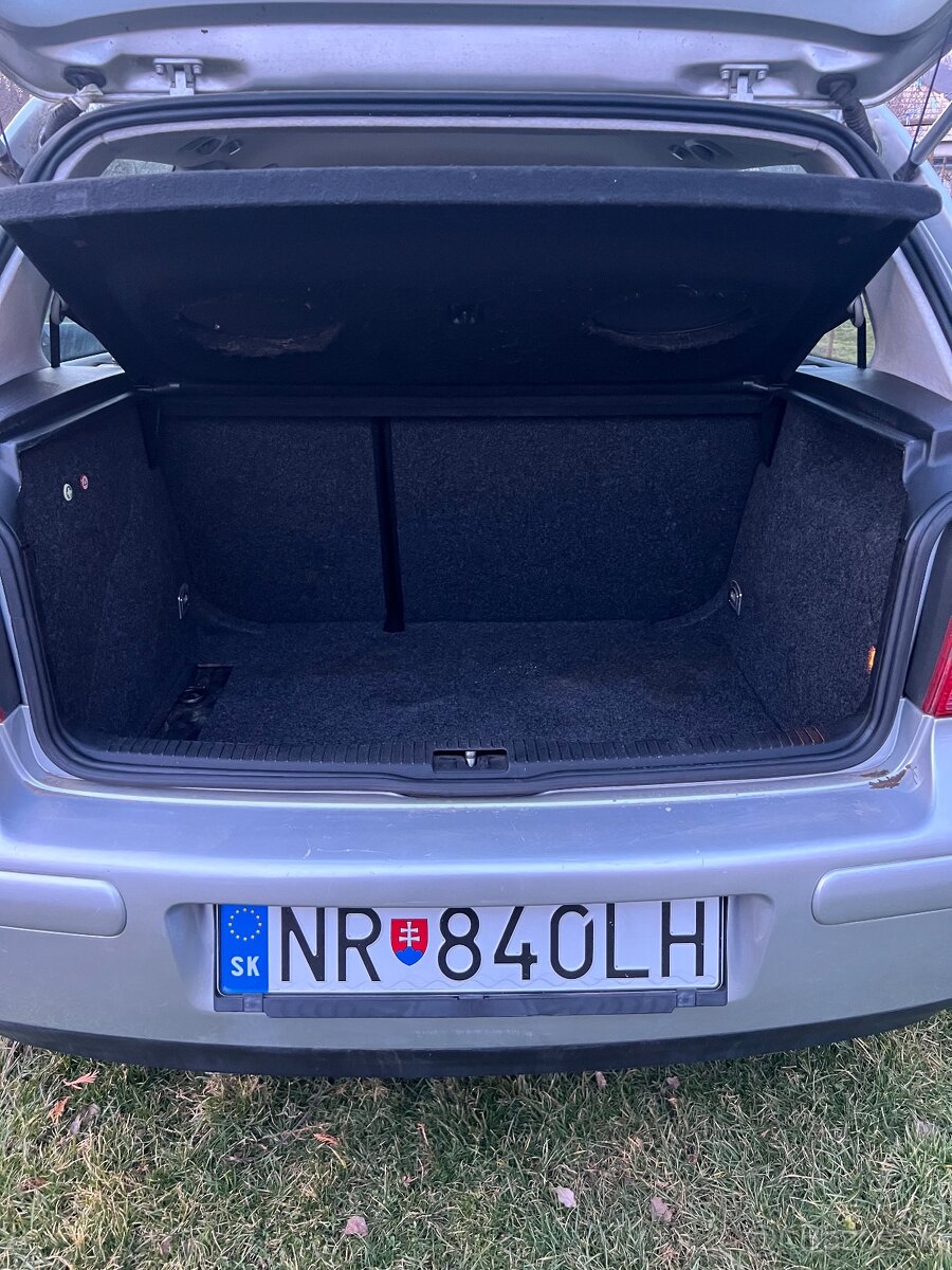 Volkswagen Golf 4 1.6 benzín, 77 kW - 10