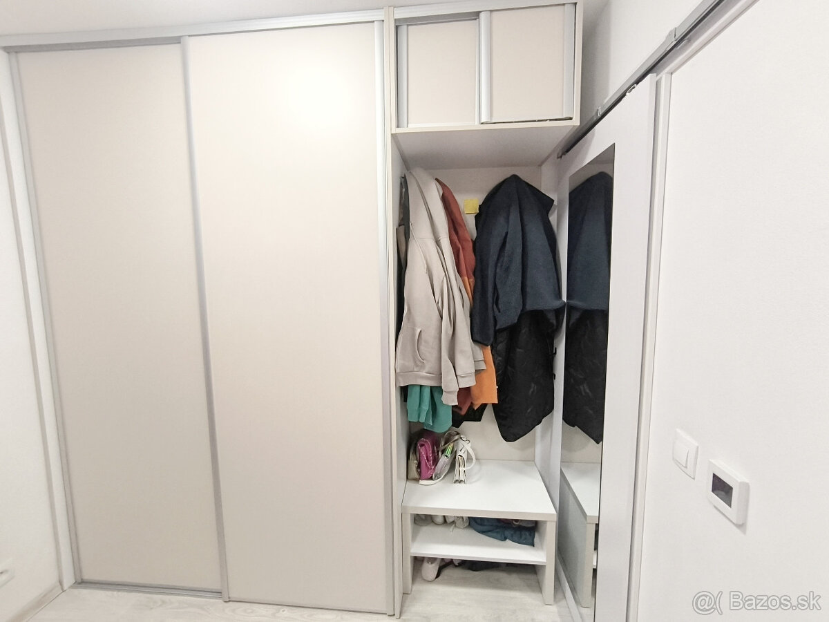 PRENÁJOM: 2IZBOVÝ BYT S VEĽKOU TERASOU - 5 MIN.PEŠO OD BREZN - 10