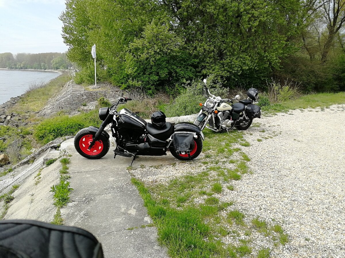 Suzuki Intruder 1500 - 10