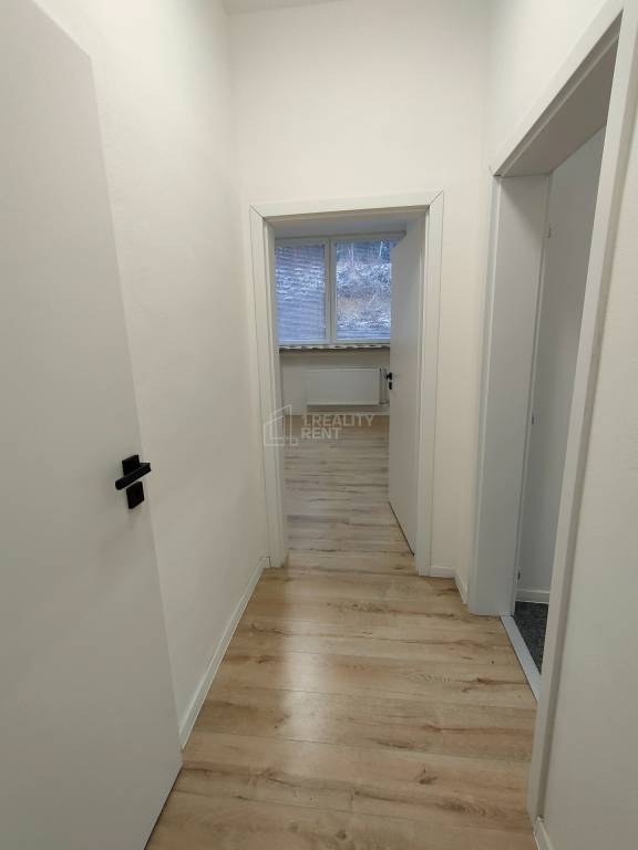 Prenájom : Dvojkancelária so zázemím v adminis.budove v Žili - 10