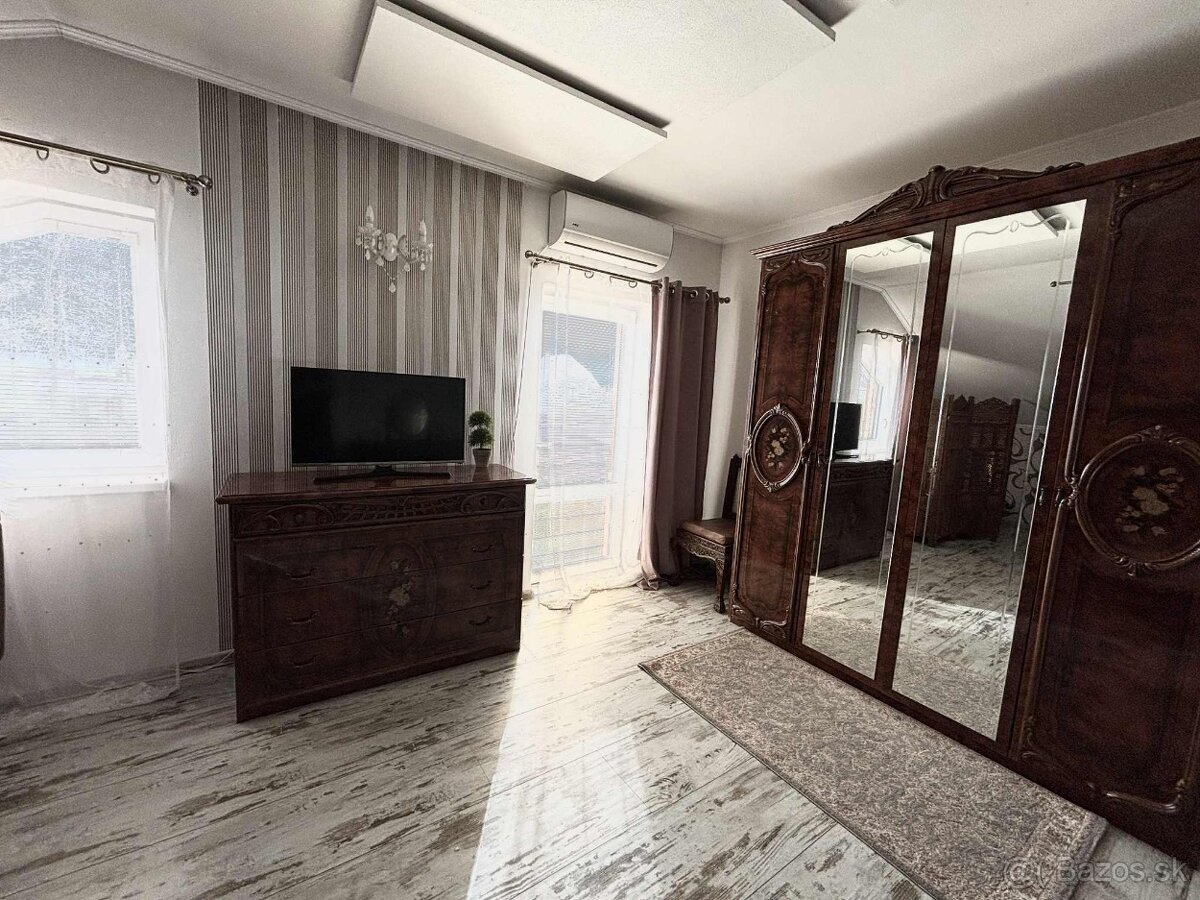 Predáme krásny 6 izb dvojgeneračný RD len 7 km od Nitry - 10