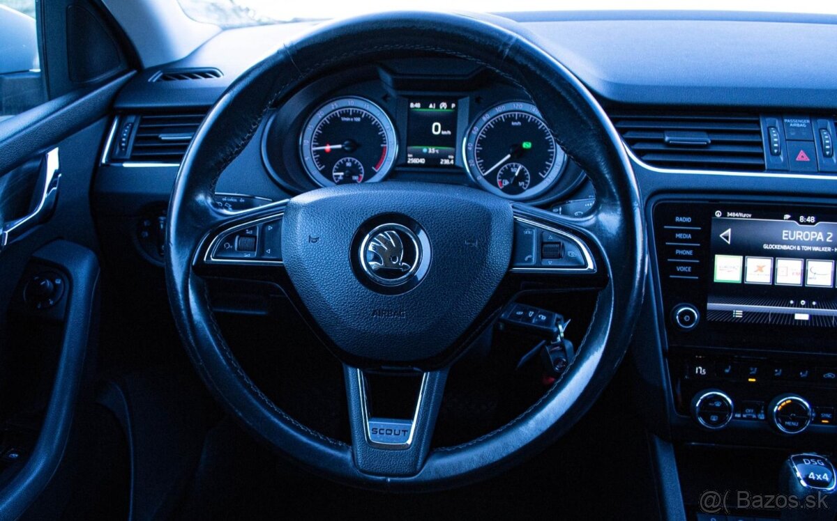 Škoda Octavia Combi SCOUT 4x4 2.0 TDI DSG - 10