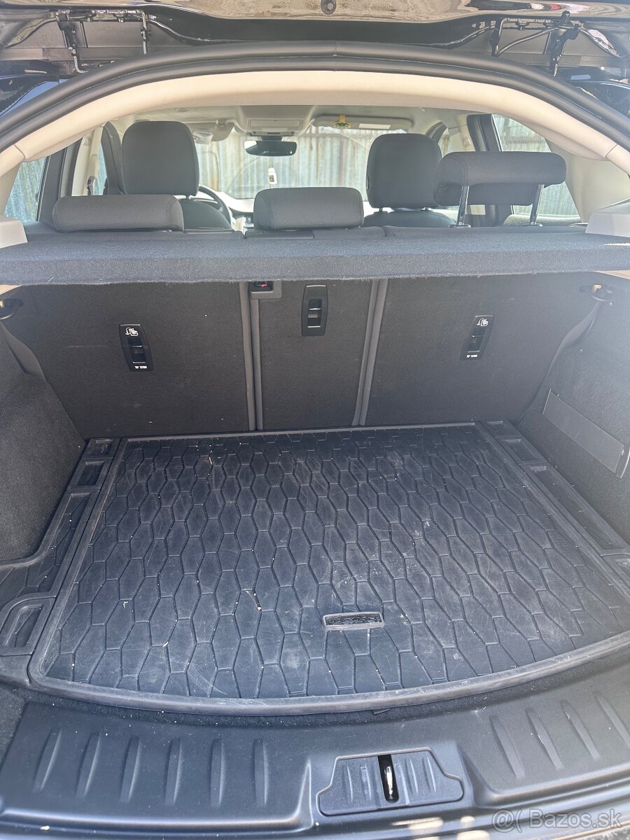 JAGUÁR E-Pace 2,0l4 MHEV AWD - 10