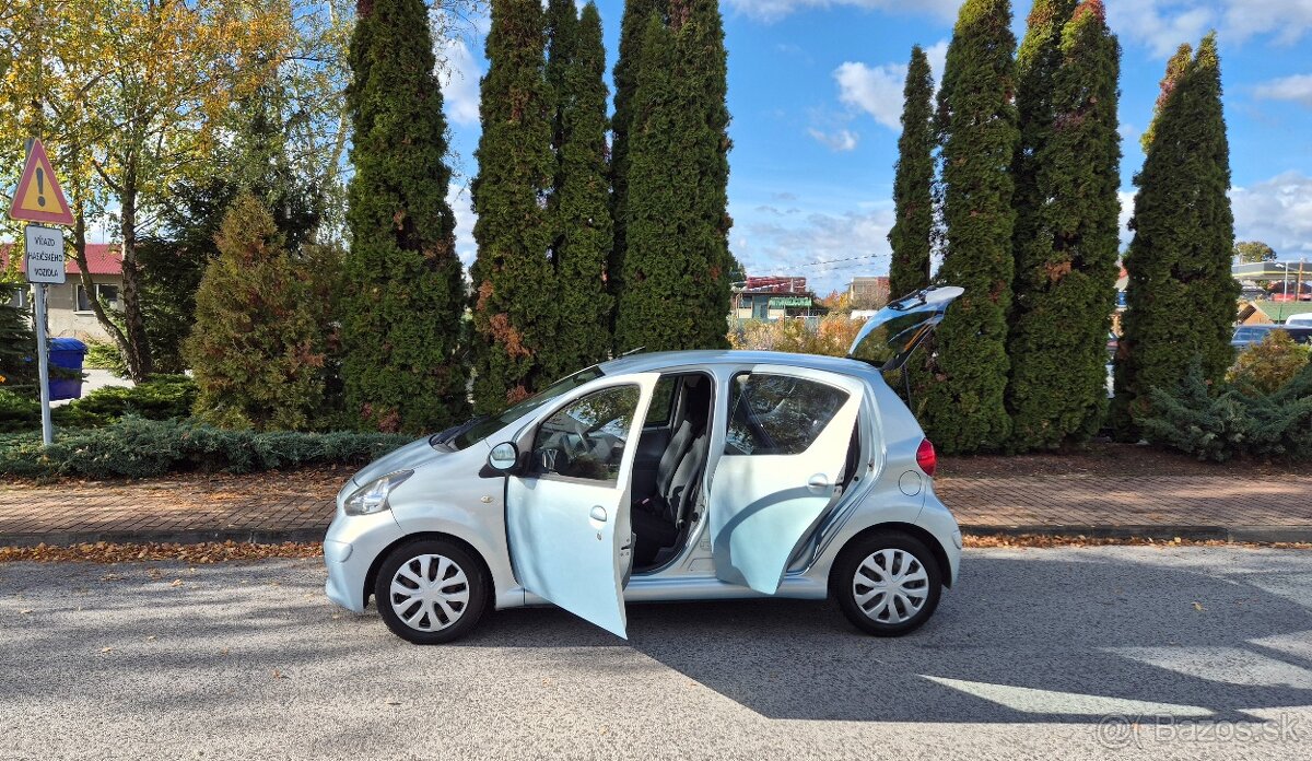 Toyota Aygo benzín automat - 10