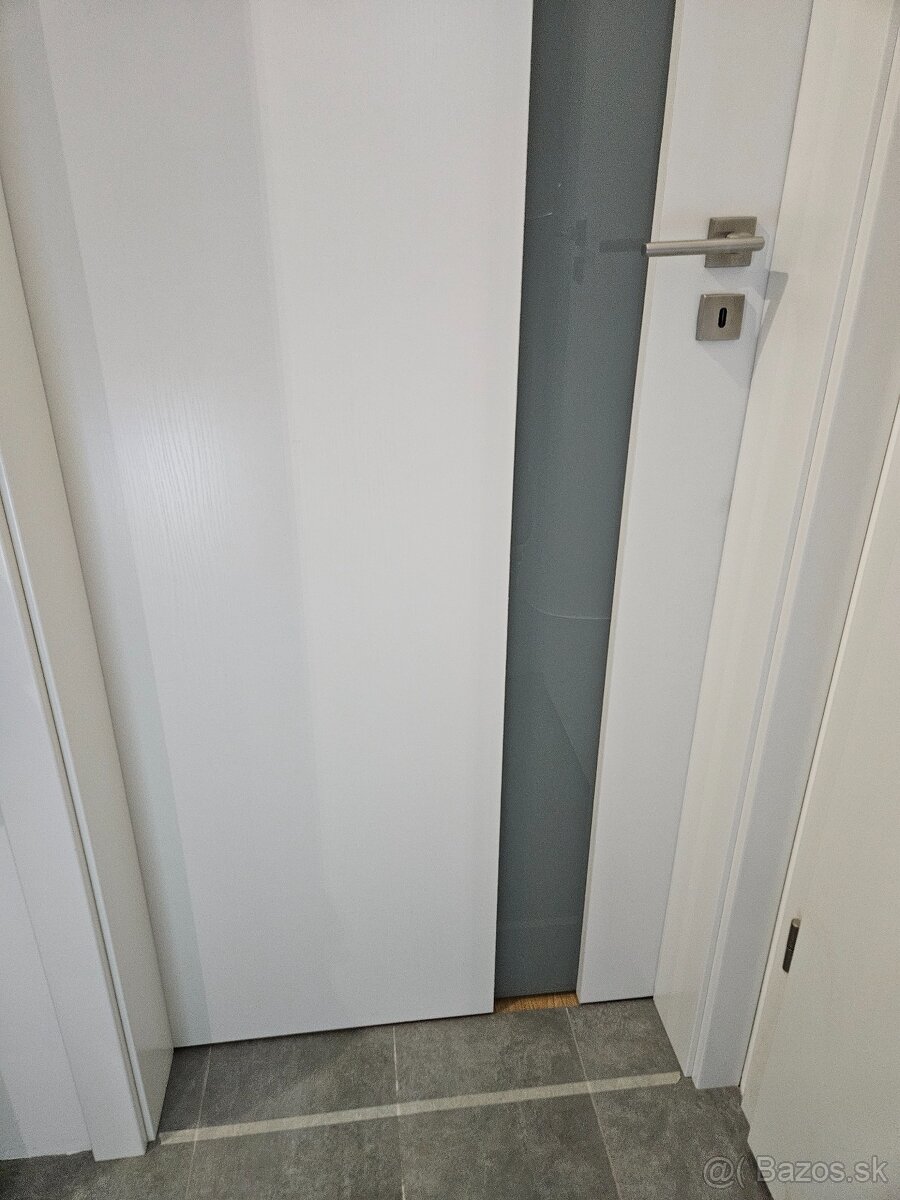 Vysoké interiérové dvere so zárubňami - 10