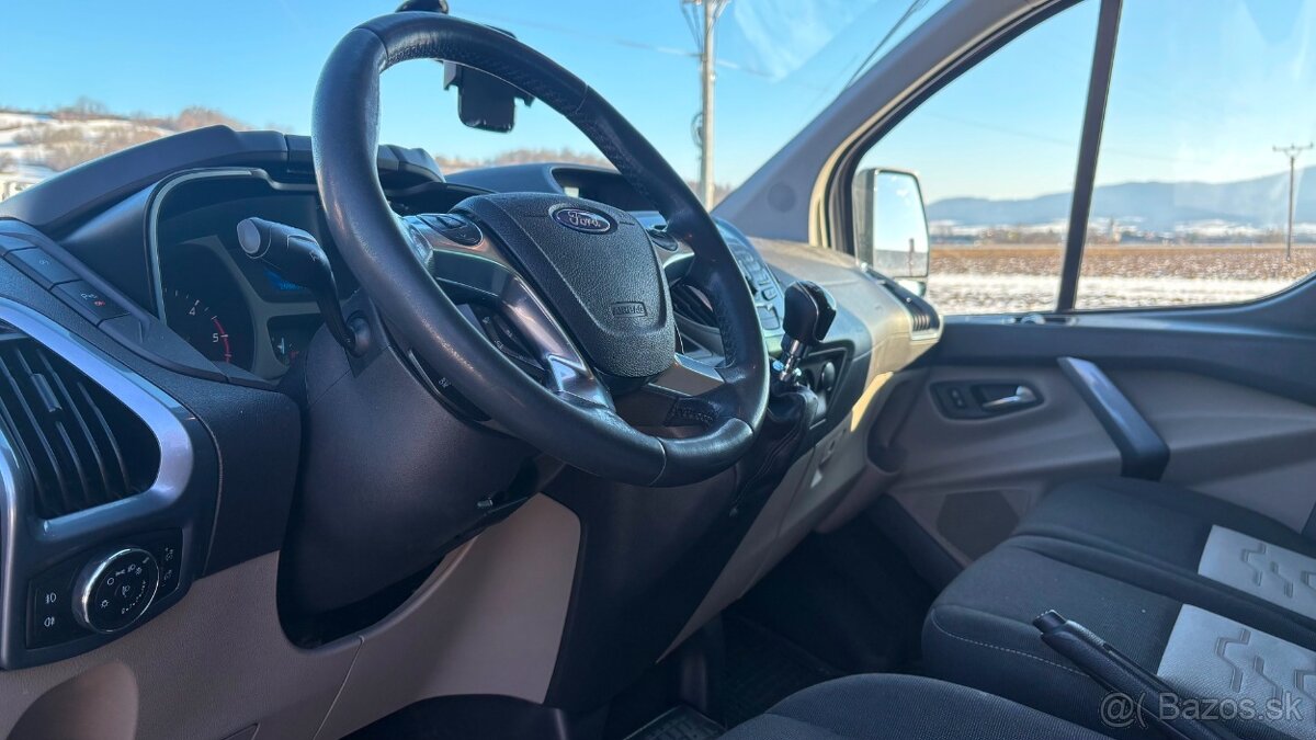 Ford Tourneo Custom 2.2 TDCi 125k Titanium - 10