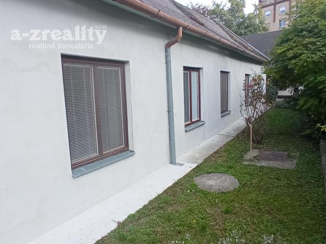 Rodinný dom na predaj v centre Komárna - 10