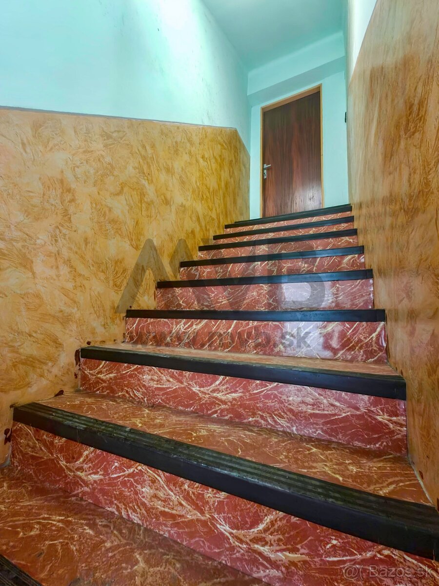 PRIESTRANNÝ RODINNÝ DOM S NÁDHERNÝM PANORAMATICKÝM VÝHĽADOM - 10