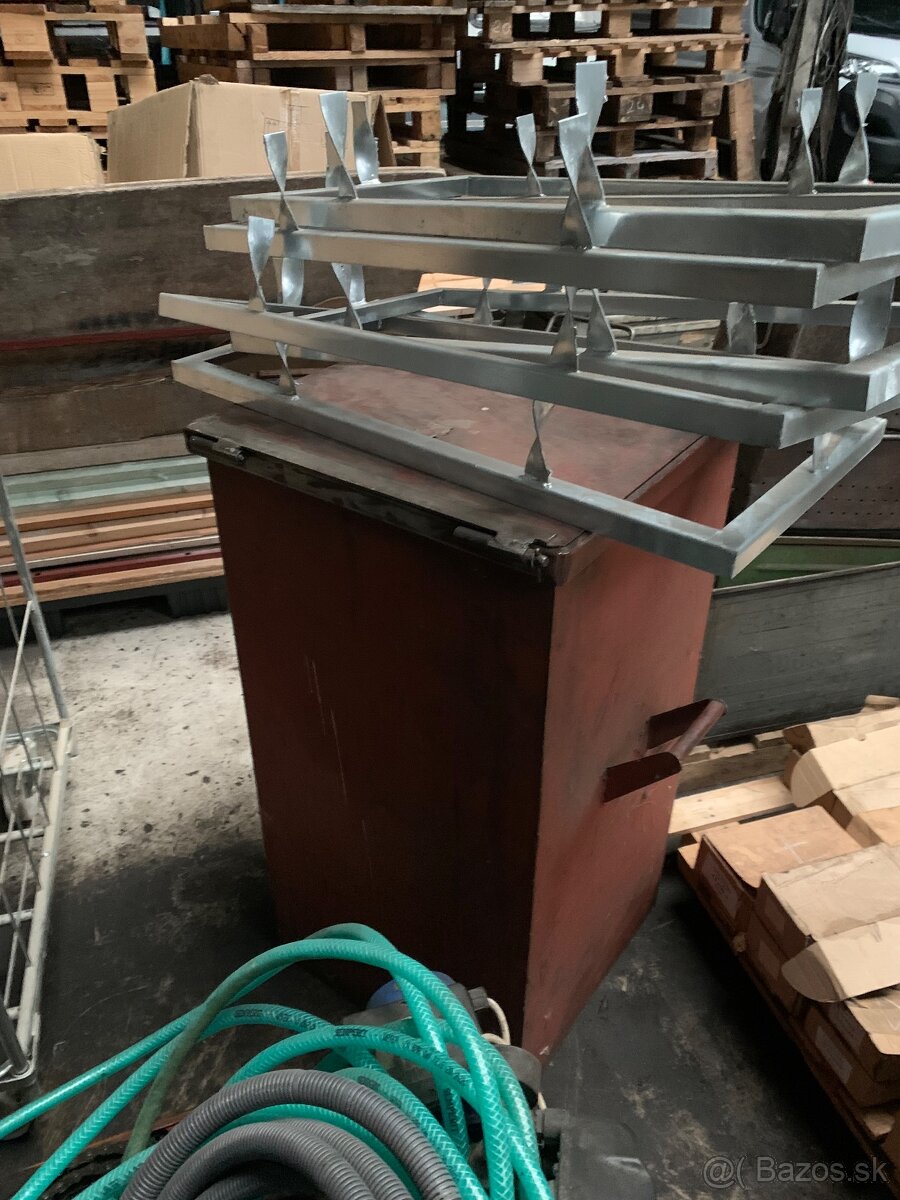 skrine ponk noznice pasovina nerez srouby klince - 10