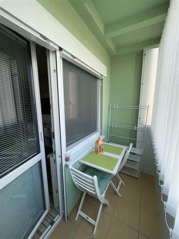 REZERVOVANY- 1,5-izbový zariadený byt na prenájom vo VT - 10