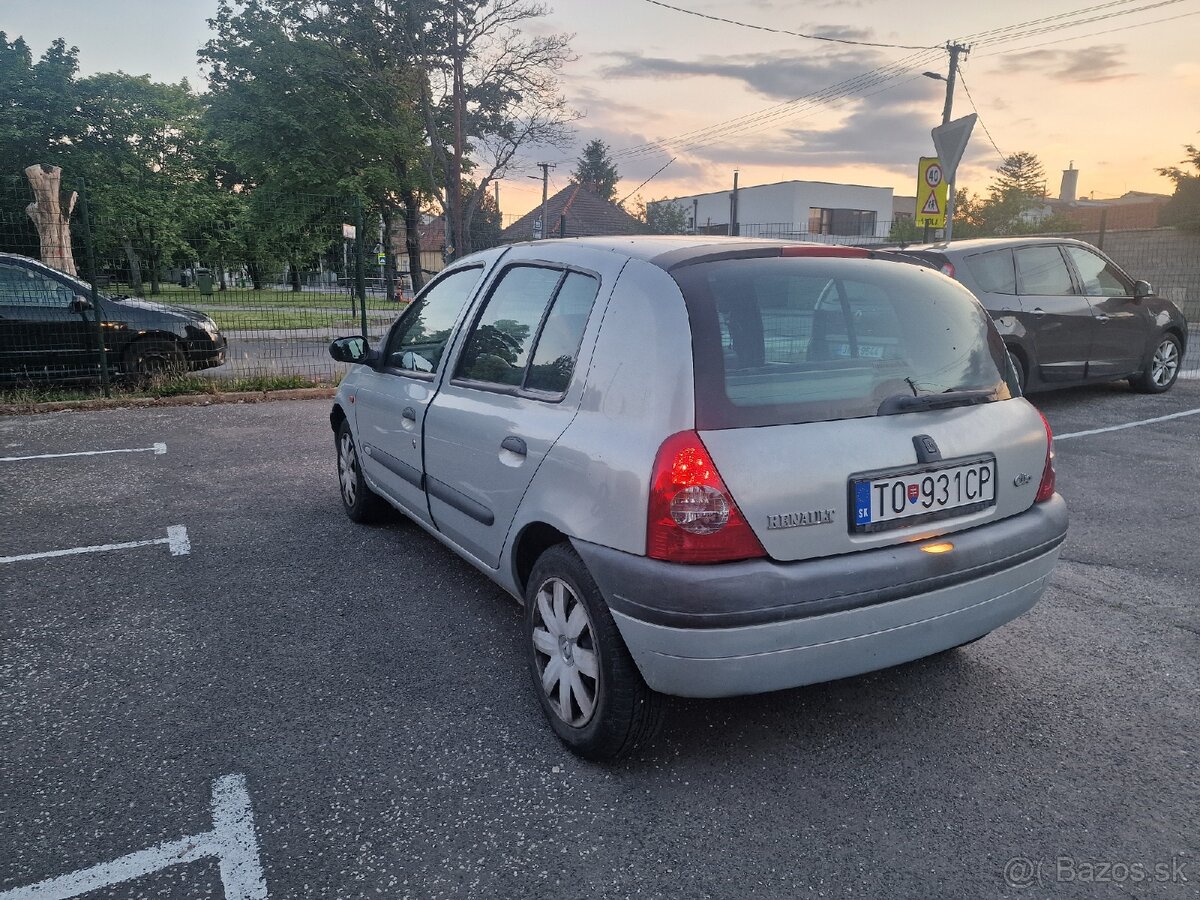 Renault Clio - 10