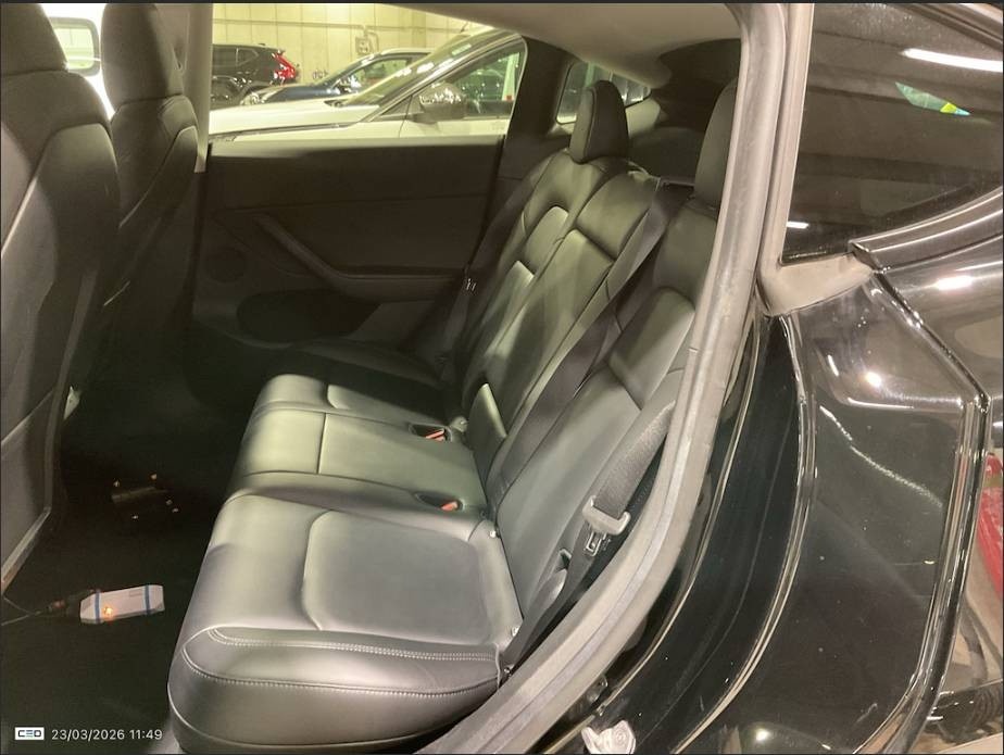 Tesla Model Y 2023 Standard Range SoH 95 % - 10