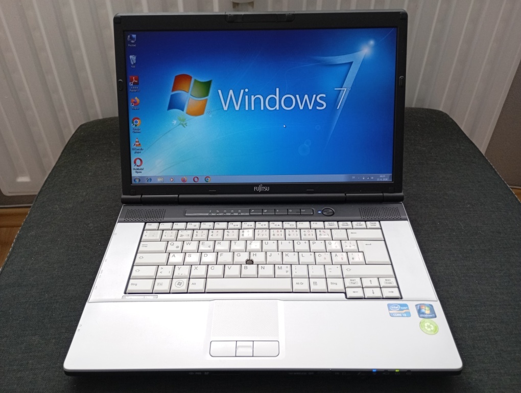 Fujitsu Lifebook e751, Intel® Core™i3 , 8gb ram RS232 ,Win7 - 10