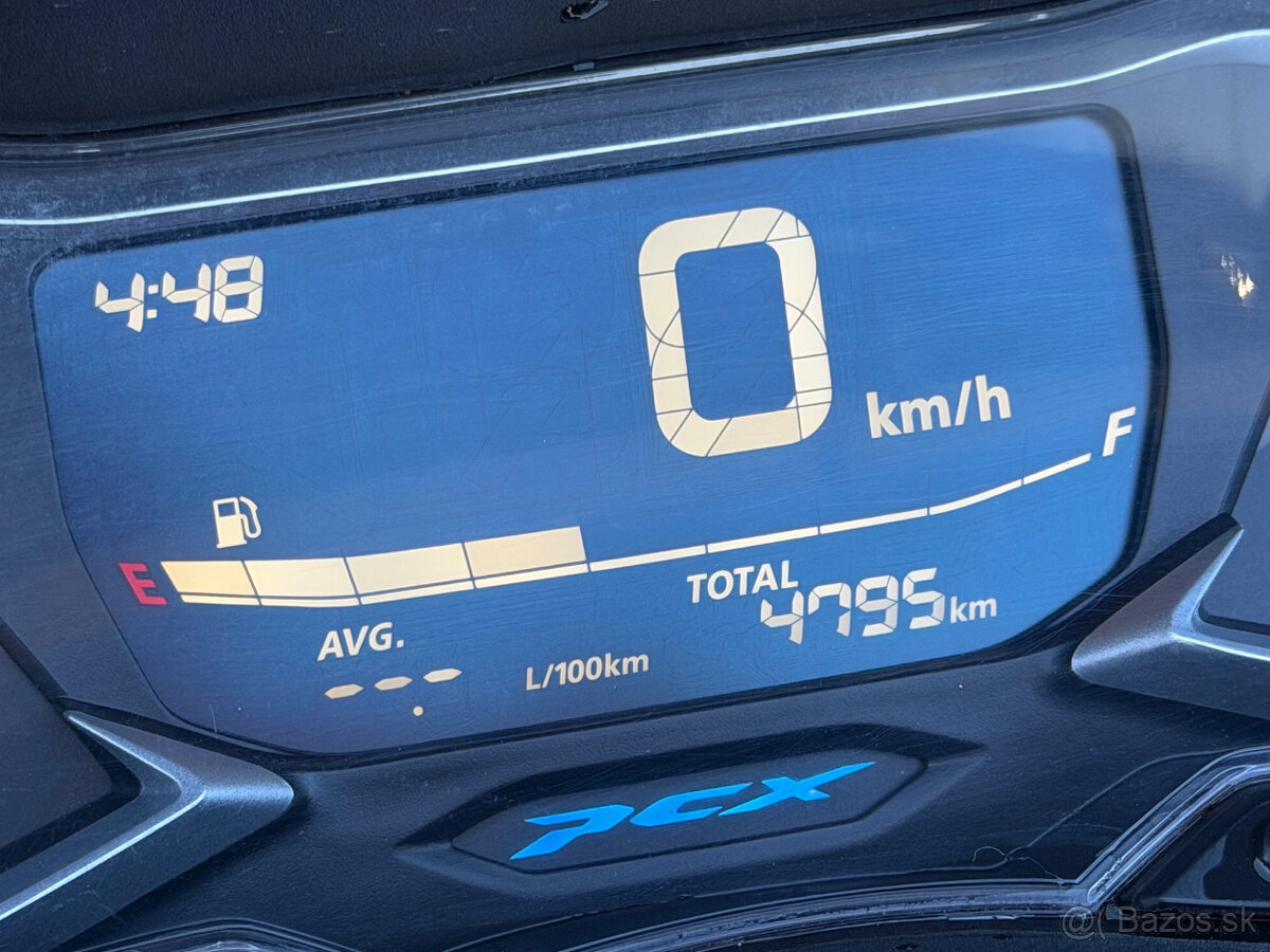 Honda PCX 125 Automat s DPH - 10