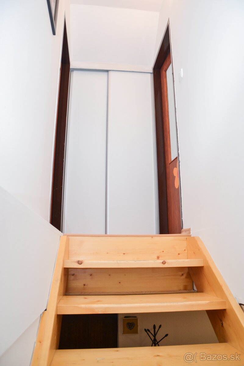 Chata + stavebné pozemky pri Vinianskom jazere, obec Vinné. - 10