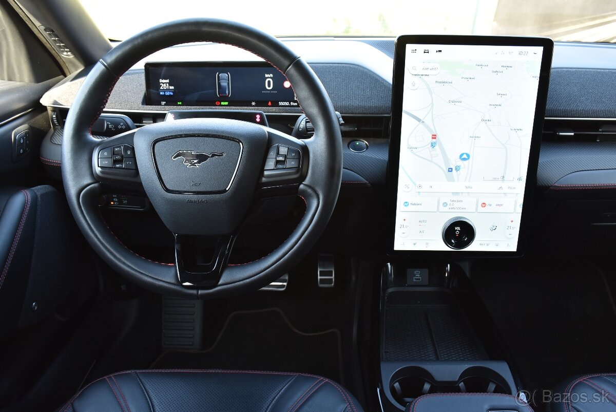 Ford Mustang Mach-E 98,7 kWh EXTENDED_RANGE 371 KONÍ 4X4 DPH - 10