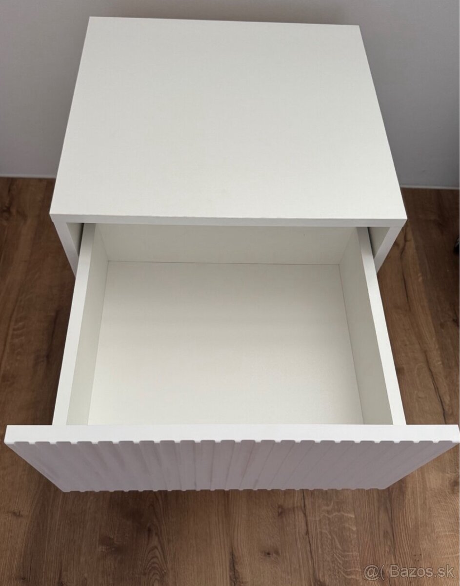 2x iba zmontovaný závesný nočný stolík + DOVOZ ZDARMA - 10
