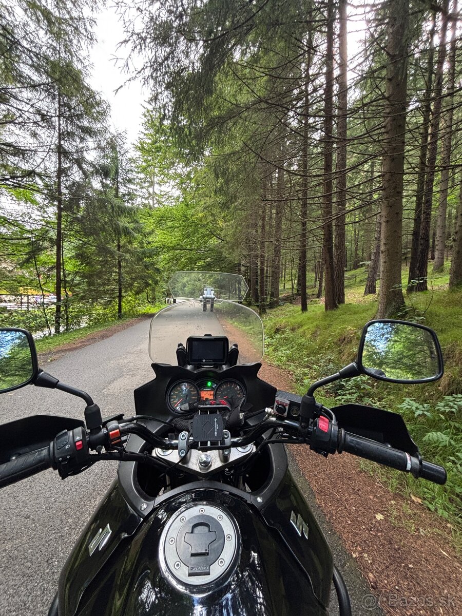 Suzuki V-Strom DL 650 - 10