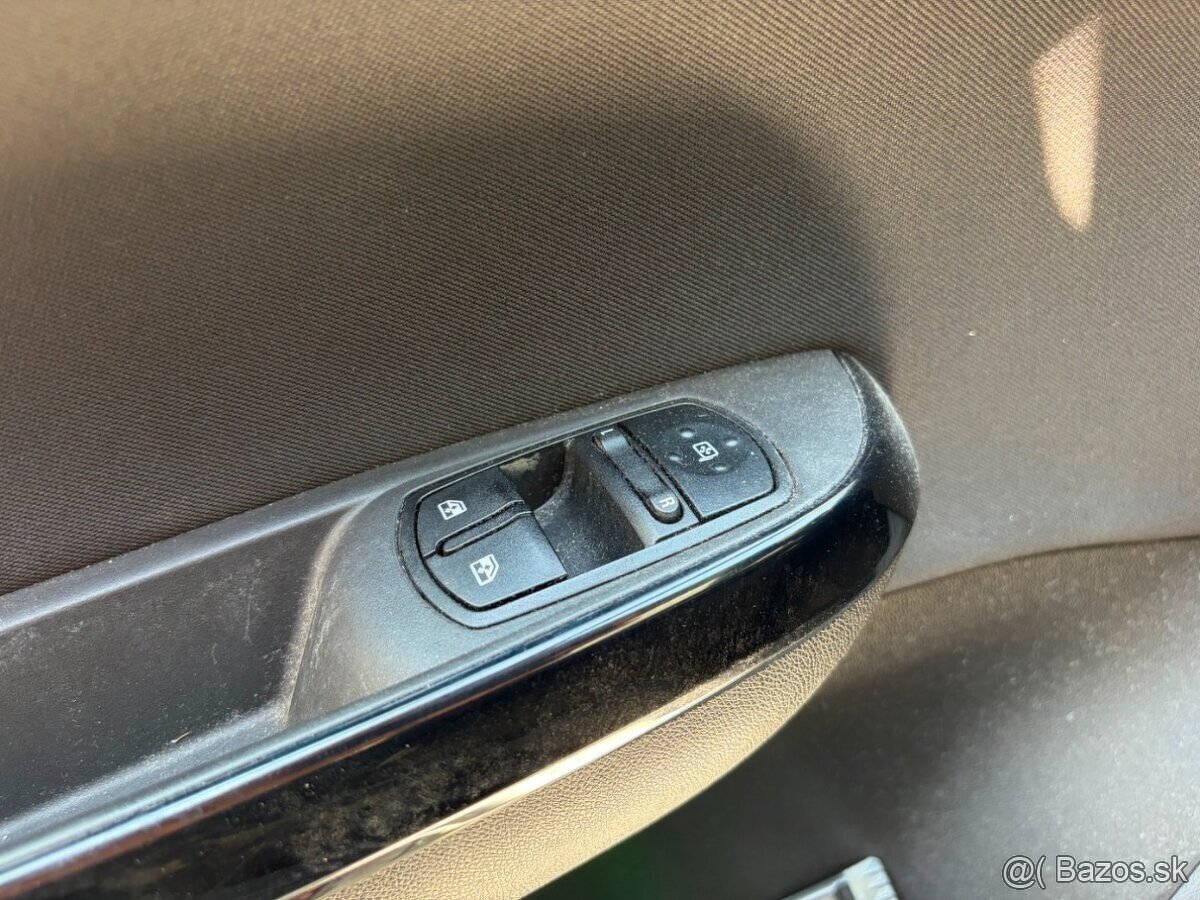 Opel Corsa -E - 10