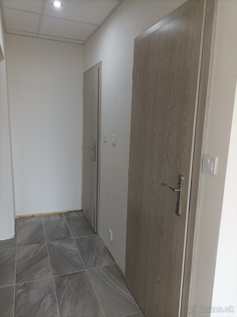 Priestranný 2-izbový byt po kompletnej rekonštrukcii - 10