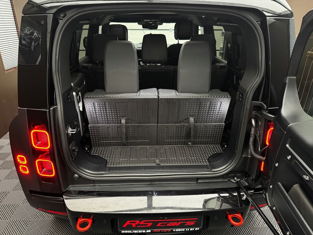 Land Rover Defender 110 D300 X-DYNAMIC HSE AWD/ Záruka / DPH - 10