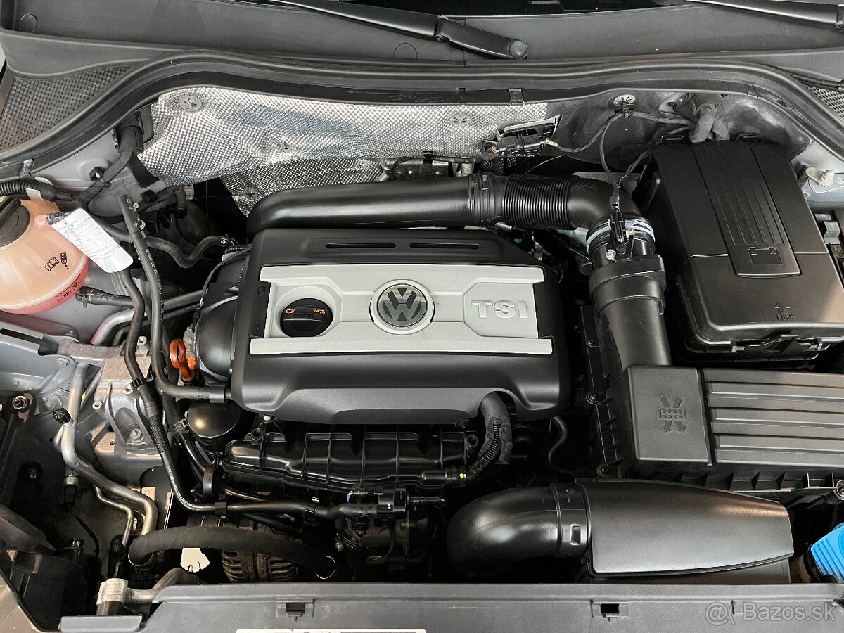 VW TIGUAN Benzín 4x4 2.0 TSI - 10