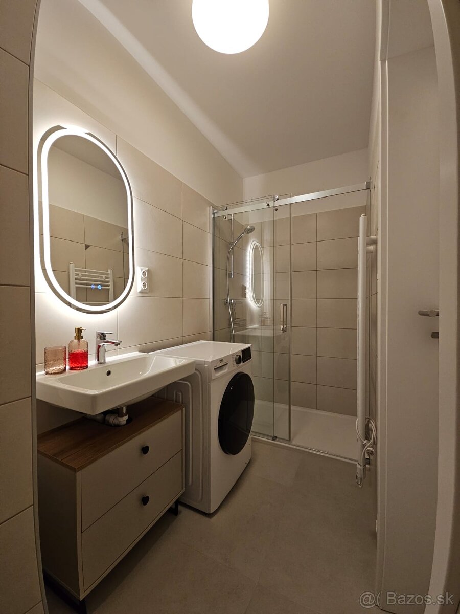 Exkluzívny 1+kk + balkón + parkovanie - 10