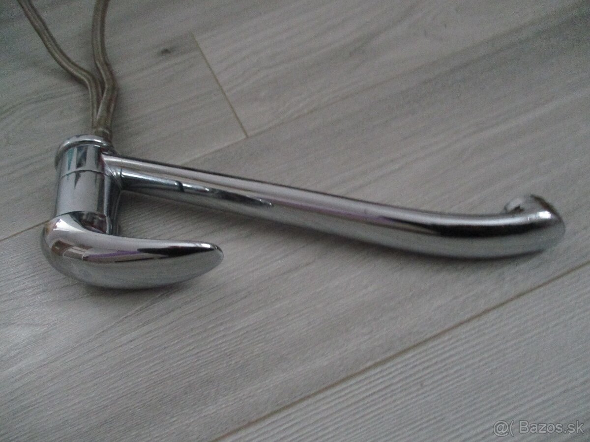 kuchynskú pákovú vodovodnú batériu a s dvomi batériovými pre - 10