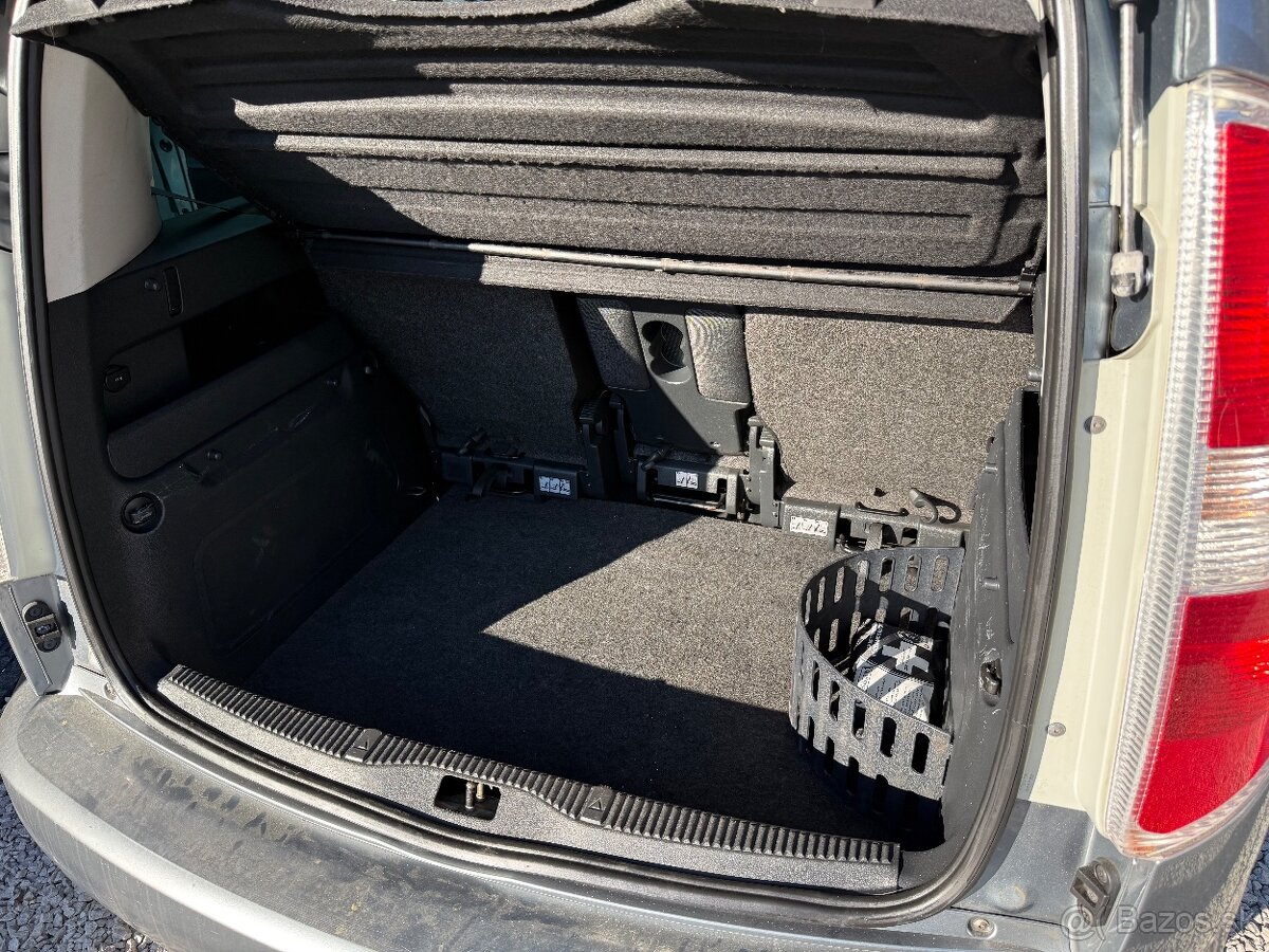 ŠKODA ROOMSTER 1.6 TDI - 10