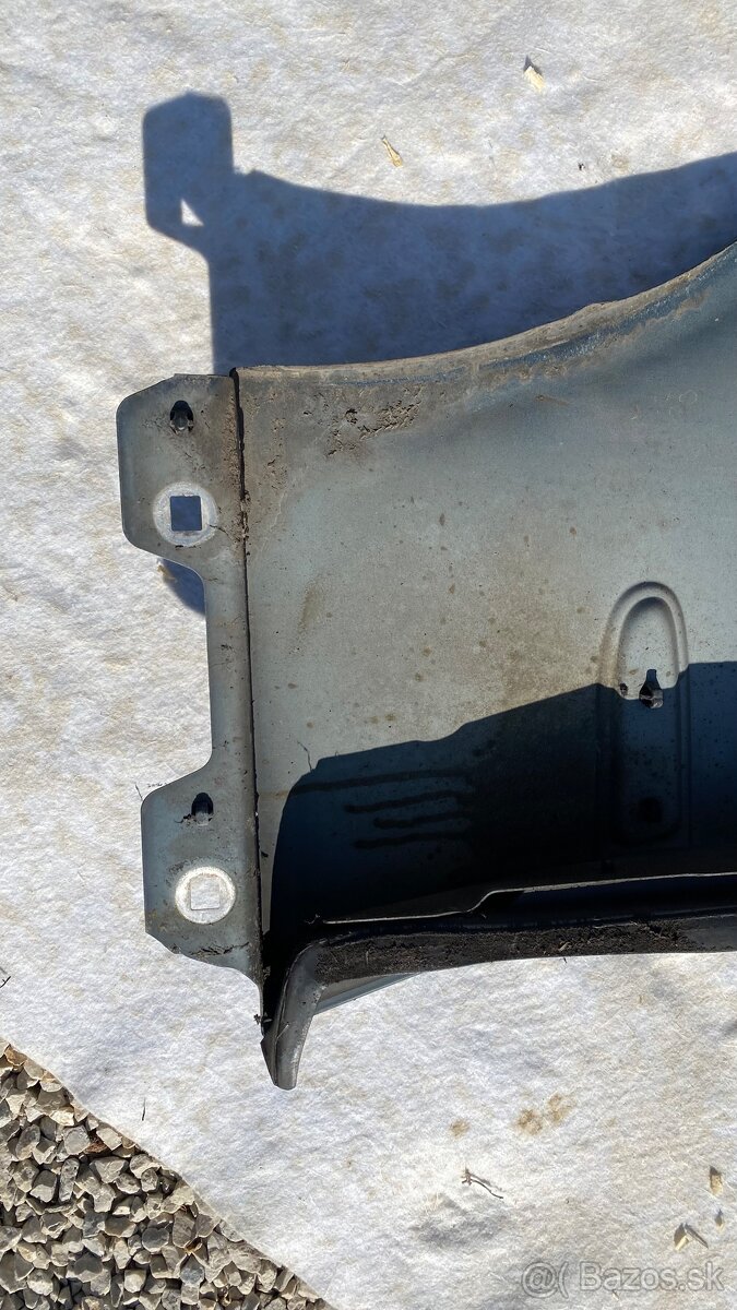 Pravý blatník Mercedes W211 - 10