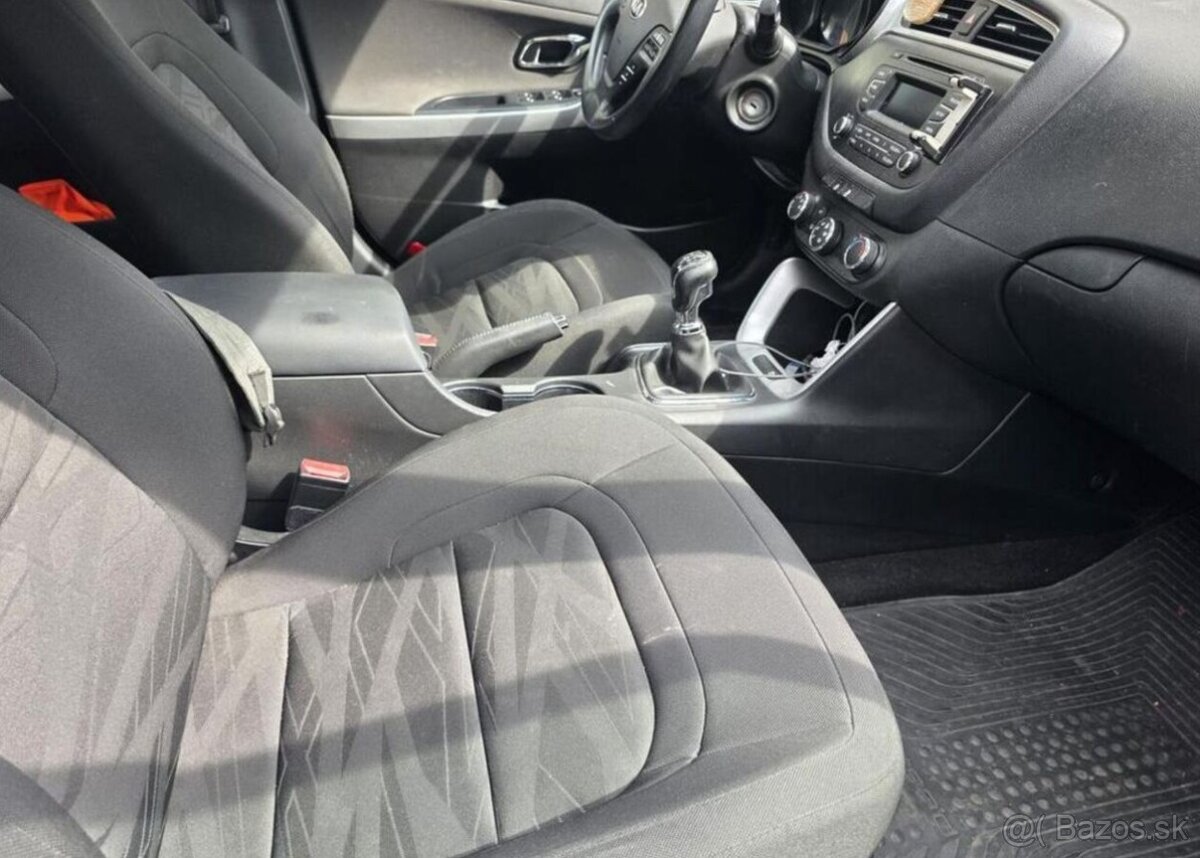 Kia Cee´d 1.6-PĚKNÝ STAV-SERVIS HISTORIE - 10