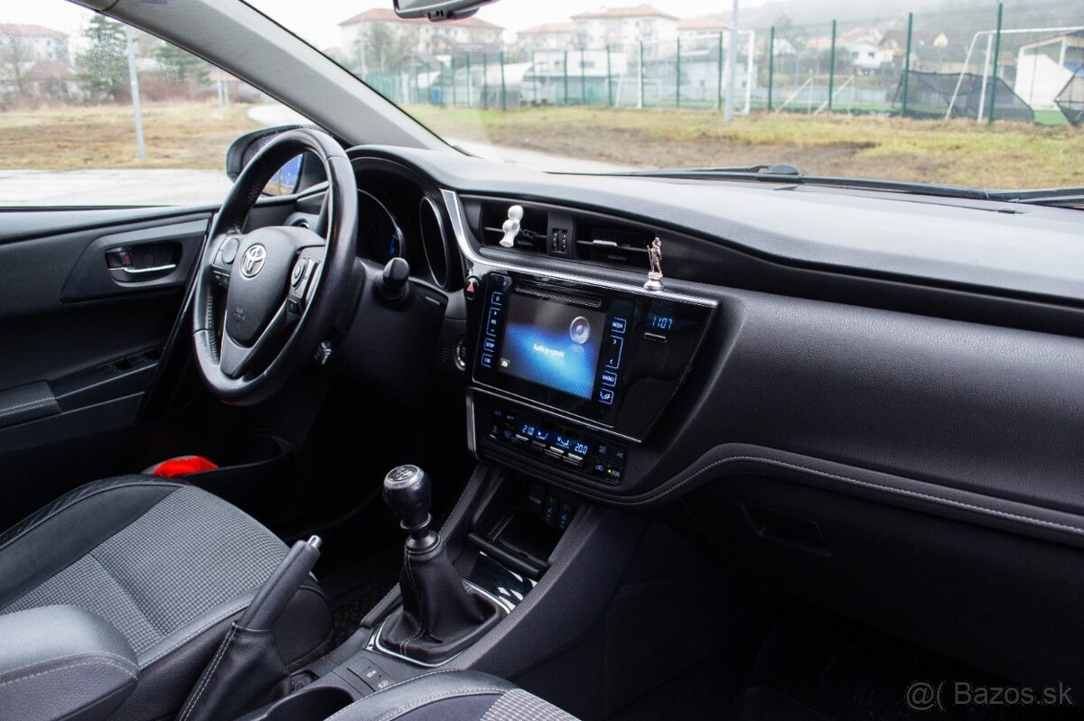 Toyota Auris 1.6 l D-4D - 10