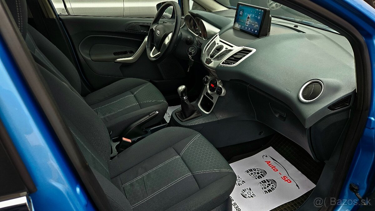 FORD FIESTA 1.25i TITANIUM - 10