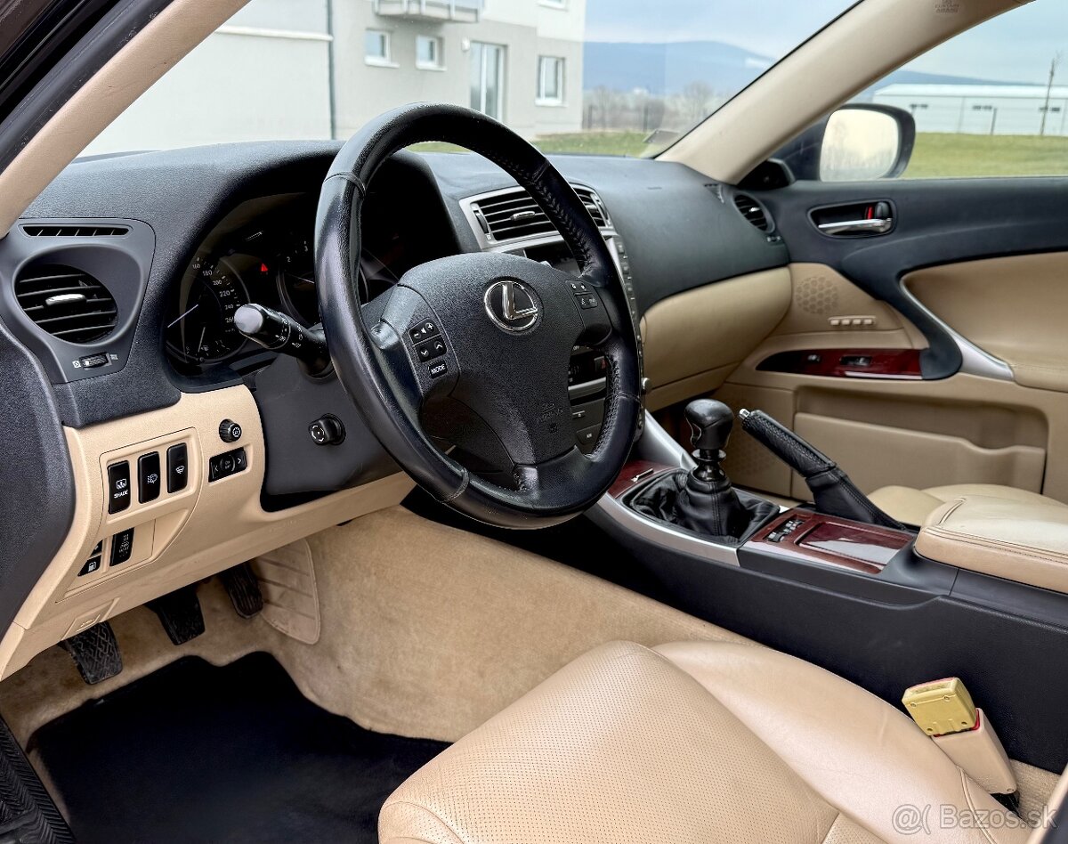 Lexus IS220d NAVI / Keyless / Xenon - 10